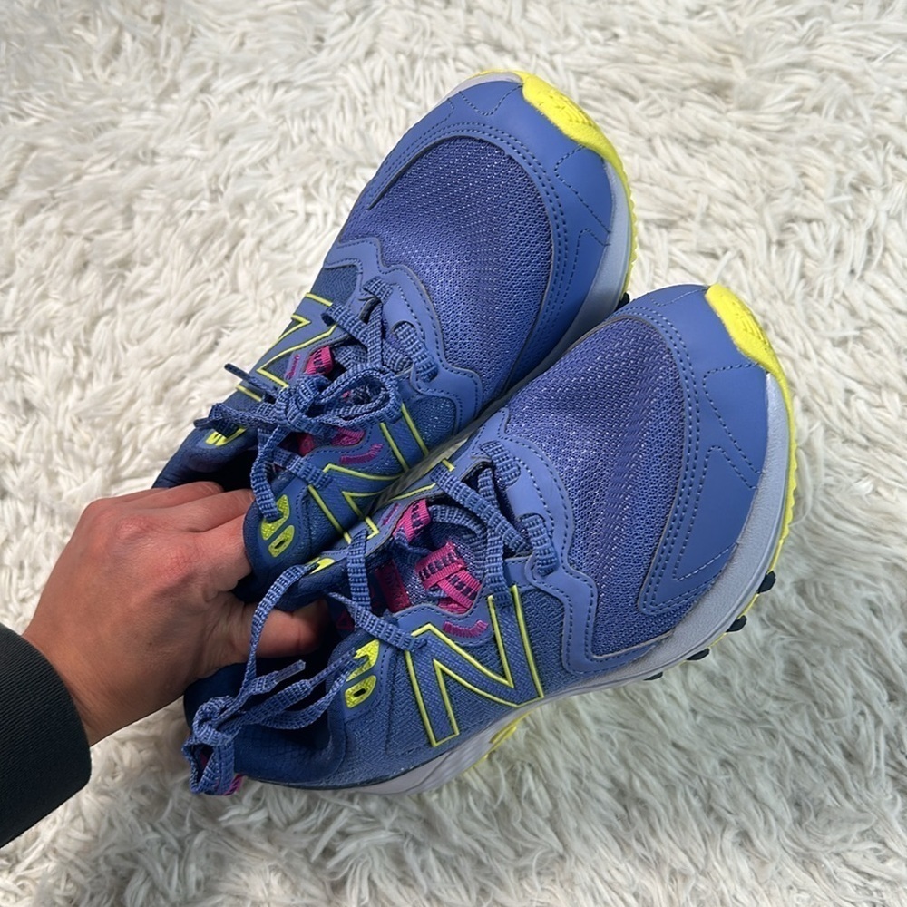 New Balance Women's 410 V7 Trail Running Shoe - Picture 4 of 7